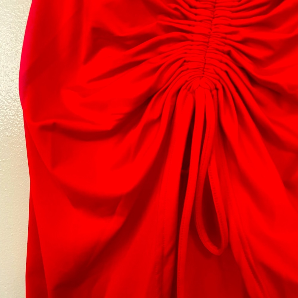 High slight Rouched Red Skirt 
Never Worn Size S